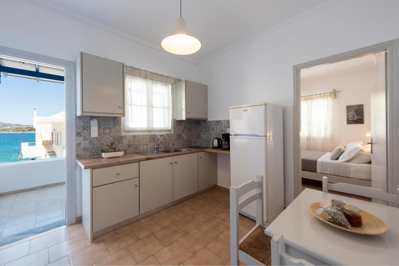 Helen'S Minimal Studios & Apartments Alikí Екстериор снимка
