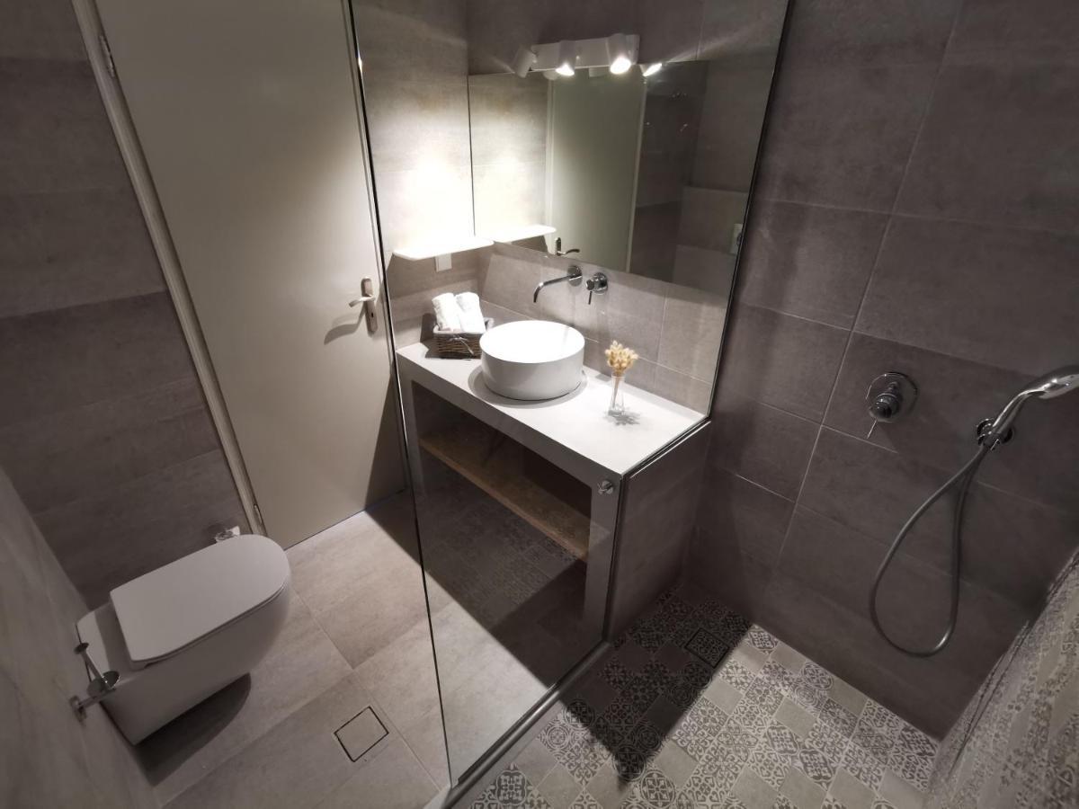 Helen'S Minimal Studios & Apartments Alikí Екстериор снимка